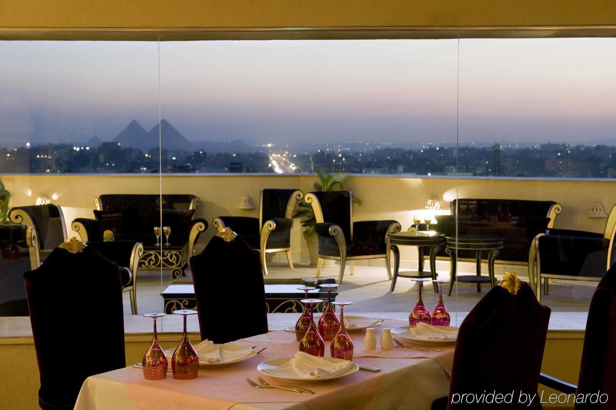 Barcelo Cairo Pyramids Hotell Restaurant bilde